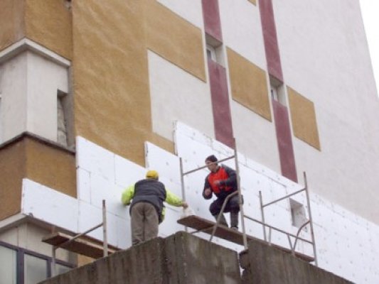 Reabilitarea termică a clădirilor, discutată la Bruxelles